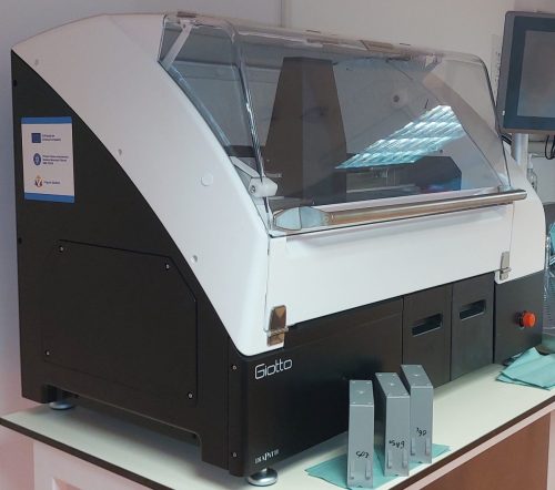 COLORATOR AUTOMAT MULTISTAINER CU FUNCȚIE DE MONTARE AUTOMATĂ