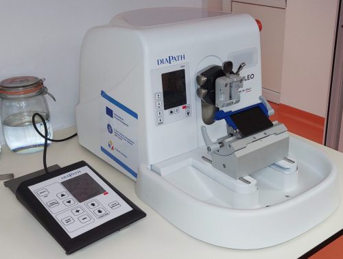 MICROTOM ROTATIV SEMIAUTOMAT